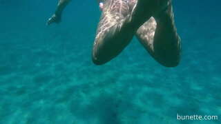 Ƹ�泳我的屁股塞在的海洋