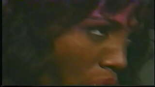 Кира 90-сы йылдар Синнамон Лавок Кумиш Родригестың боевиктар Шонн Лиана төп ролде Амадо Кира 90-сы йылдар Синнамон Лавок Кумиш Родригестың боевиктар Шонн Лиана төп ролде Амадо