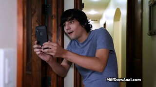 Dildo në dush, thellë anal në shtrat