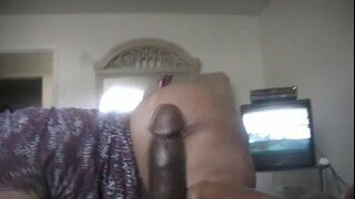 BBW Betty imee ja nuolee munaa, kunnes se on kuiva BBW Betty imee ja nuolee munaa, kunnes se on kuiva