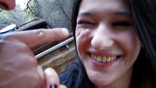 Lisaのスパイスが聞彼女の大きなお尻の森